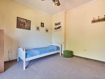 CASA LOTE PROPIO DOBLE FRENTE 760 M2 BARRIO INGLÉS