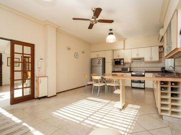 CASA LOTE PROPIO DOBLE FRENTE 760 M2 BARRIO INGLÉS