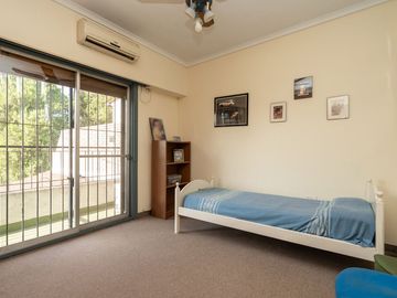 CASA LOTE PROPIO DOBLE FRENTE 760 M2 BARRIO INGLÉS
