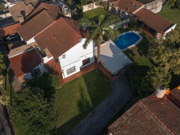 CASA LOTE PROPIO DOBLE FRENTE 760 M2 BARRIO INGLÉS