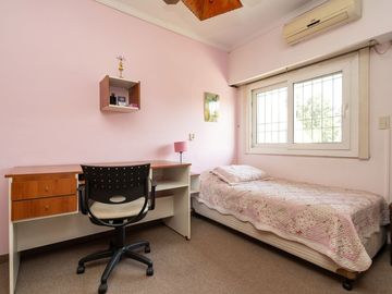 CASA LOTE PROPIO DOBLE FRENTE 760 M2 BARRIO INGLÉS