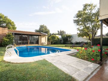 CASA LOTE PROPIO DOBLE FRENTE 760 M2 BARRIO INGLÉS