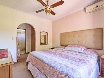 CASA LOTE PROPIO DOBLE FRENTE 760 M2 BARRIO INGLÉS