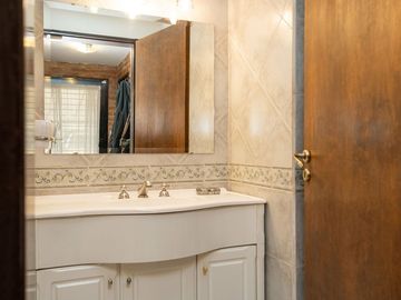 CASA LOTE PROPIO DOBLE FRENTE 760 M2 BARRIO INGLÉS