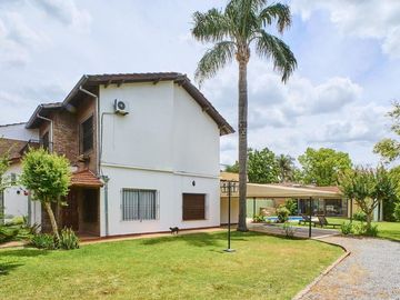CASA LOTE PROPIO DOBLE FRENTE 760 M2 BARRIO INGLÉS