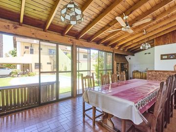 CASA LOTE PROPIO DOBLE FRENTE 760 M2 BARRIO INGLÉS