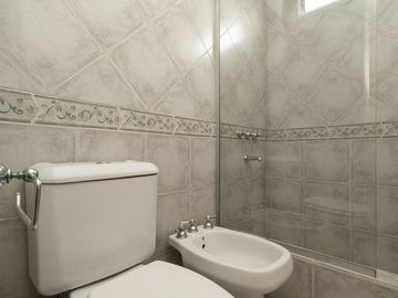 CASA LOTE PROPIO DOBLE FRENTE 760 M2 BARRIO INGLÉS
