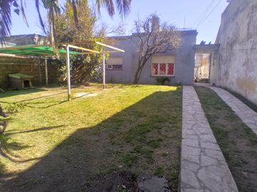 Casa 3 ambientes en venta en Villa Tesei
