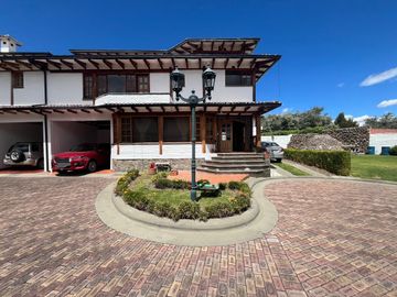 Casa en  Venta de 4 dormitorios Sector Amagasí del Inca