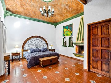 Tres Casas y Loft en el Centro de San Miguel de Allende en venta: Amueblado