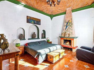 Tres Casas y Loft en el Centro de San Miguel de Allende en venta: Amueblado