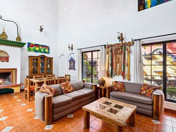 Tres Casas y Loft en el Centro de San Miguel de Allende en venta: Amueblado