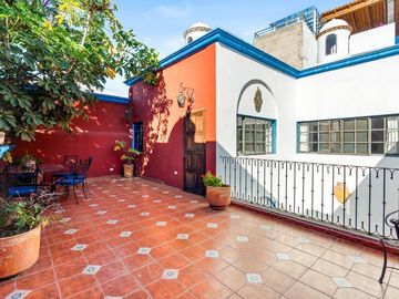Tres Casas y Loft en el Centro de San Miguel de Allende en venta: Amueblado