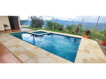 Casa campestre en #lamesacundinamarca 1000 M2 en 1599 millones.