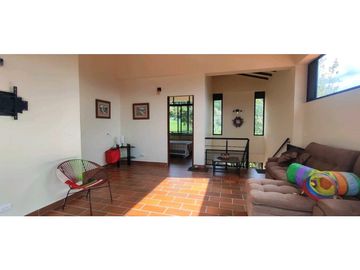 Casa campestre en #lamesacundinamarca 1000 M2 en 1599 millones.