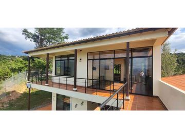 Casa campestre en #lamesacundinamarca 1000 M2 en 1599 millones.