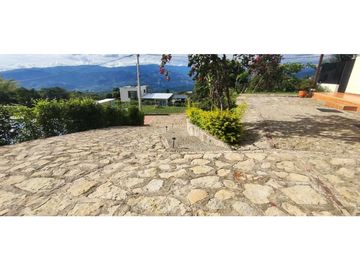 Casa campestre en #lamesacundinamarca 1000 M2 en 1599 millones.