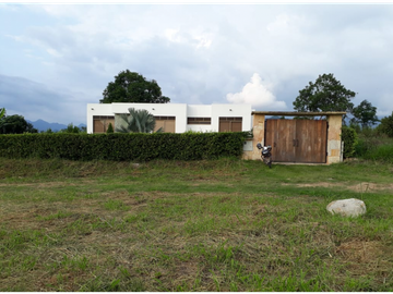 venta de casa campestre en condominio de 1704 M2 en 870 mill