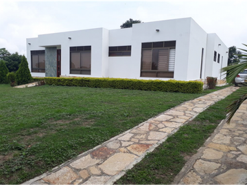 venta de casa campestre en condominio de 1704 M2 en 870 mill