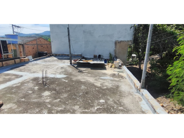 Casa de un piso con placa en San Joaquin, en 110 millones en La Mesa