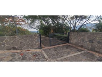 Casaquinta con piscina, 6500 M2 en 1399 mill en La Mesa CUND
