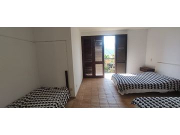 Casaquinta con piscina, 6500 M2 en 1399 mill en La Mesa CUND