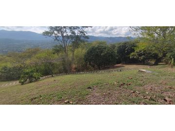 Casaquinta con piscina, 6500 M2 en 1399 mill en La Mesa CUND