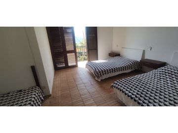 Casaquinta con piscina, 6500 M2 en 1399 mill en La Mesa CUND