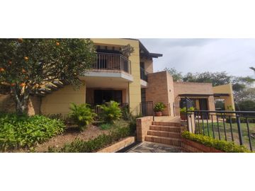 Casaquinta con piscina, 6500 M2 en 1399 mill en La Mesa CUND