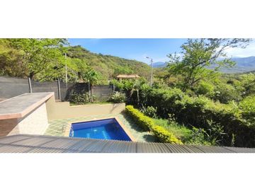 Casa campestre de 697 M2 en 1200 mill en San Joaquin, Ins de La Mesa