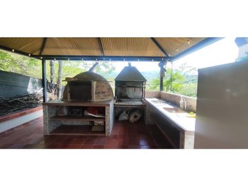 Casa campestre de 697 M2 en 1200 mill en San Joaquin, Ins de La Mesa