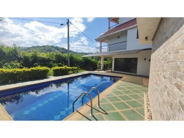 Casa campestre de 697 M2 en 1200 mill en San Joaquin, Ins de La Mesa