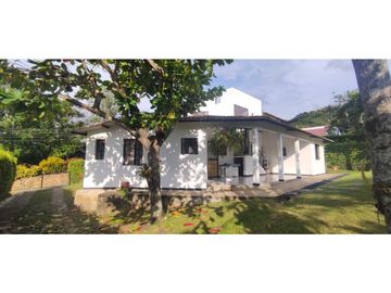 En venta casa campestre de 780 M2, San Joaquín, La Mesa Cund, 480 mill