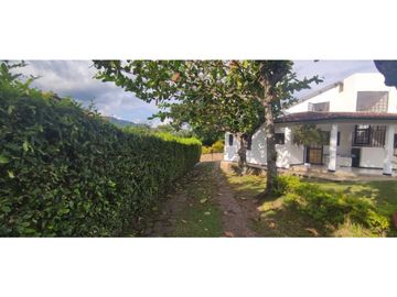 En venta casa campestre de 780 M2, San Joaquín, La Mesa Cund, 480 mill