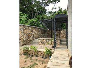 Se vende casa campestre de 144 M2 en 720 mill en La Mesa Cund.
