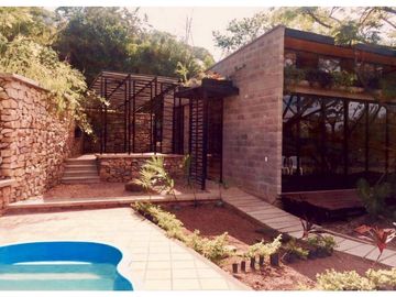 Se vende casa campestre de 144 M2 en 720 mill en La Mesa Cund.