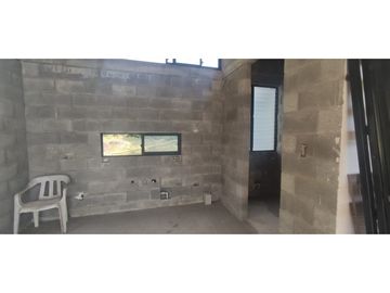 Se vende casa campestre de 144 M2 en 720 mill en La Mesa Cund.