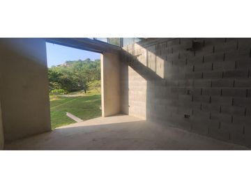 Se vende casa campestre de 144 M2 en 720 mill en La Mesa Cund.
