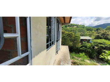 OPORTUNIDAD casa de 140 M2 aprox en 159 mill, San joaquin La Mesa