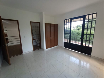 VENTA DE CASA CAMPESTRE DE 1100 M2 EN 650 MILL EN LA MESA CUND
