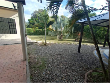 VENTA DE CASA CAMPESTRE DE 1100 M2 EN 650 MILL EN LA MESA CUND