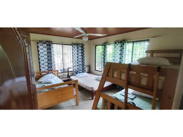 Venta de casa campestre de 2300 M2 en 1300 mill en San Joaquín La Mesa