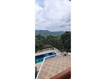 Venta de casa campestre de 2300 M2 en 1300 mill en San Joaquín La Mesa