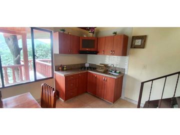 Venta de casa campestre de 2300 M2 en 1300 mill en San Joaquín La Mesa