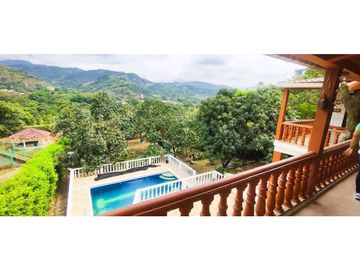 Venta de casa campestre de 2300 M2 en 1300 mill en San Joaquín La Mesa