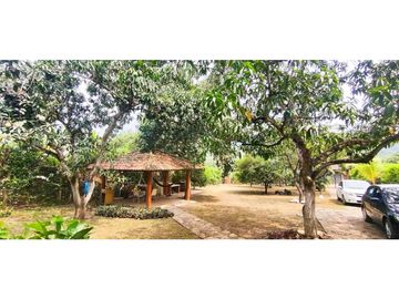 Venta de casa campestre de 2300 M2 en 1300 mill en San Joaquín La Mesa