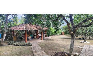 Venta de casa campestre de 2300 M2 en 1300 mill en San Joaquín La Mesa