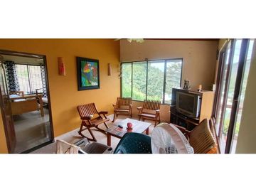 Venta de casa campestre de 2300 M2 en 1300 mill en San Joaquín La Mesa