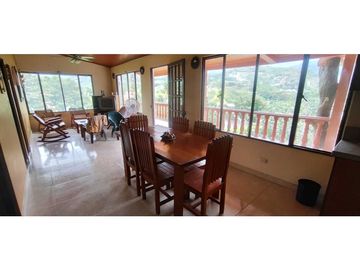 Venta de casa campestre de 2300 M2 en 1300 mill en San Joaquín La Mesa