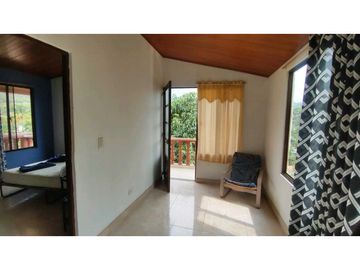 Venta de casa campestre de 2300 M2 en 1300 mill en San Joaquín La Mesa